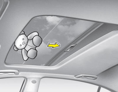 If the sunroof senses any obstacle while it is closing automatically, it will